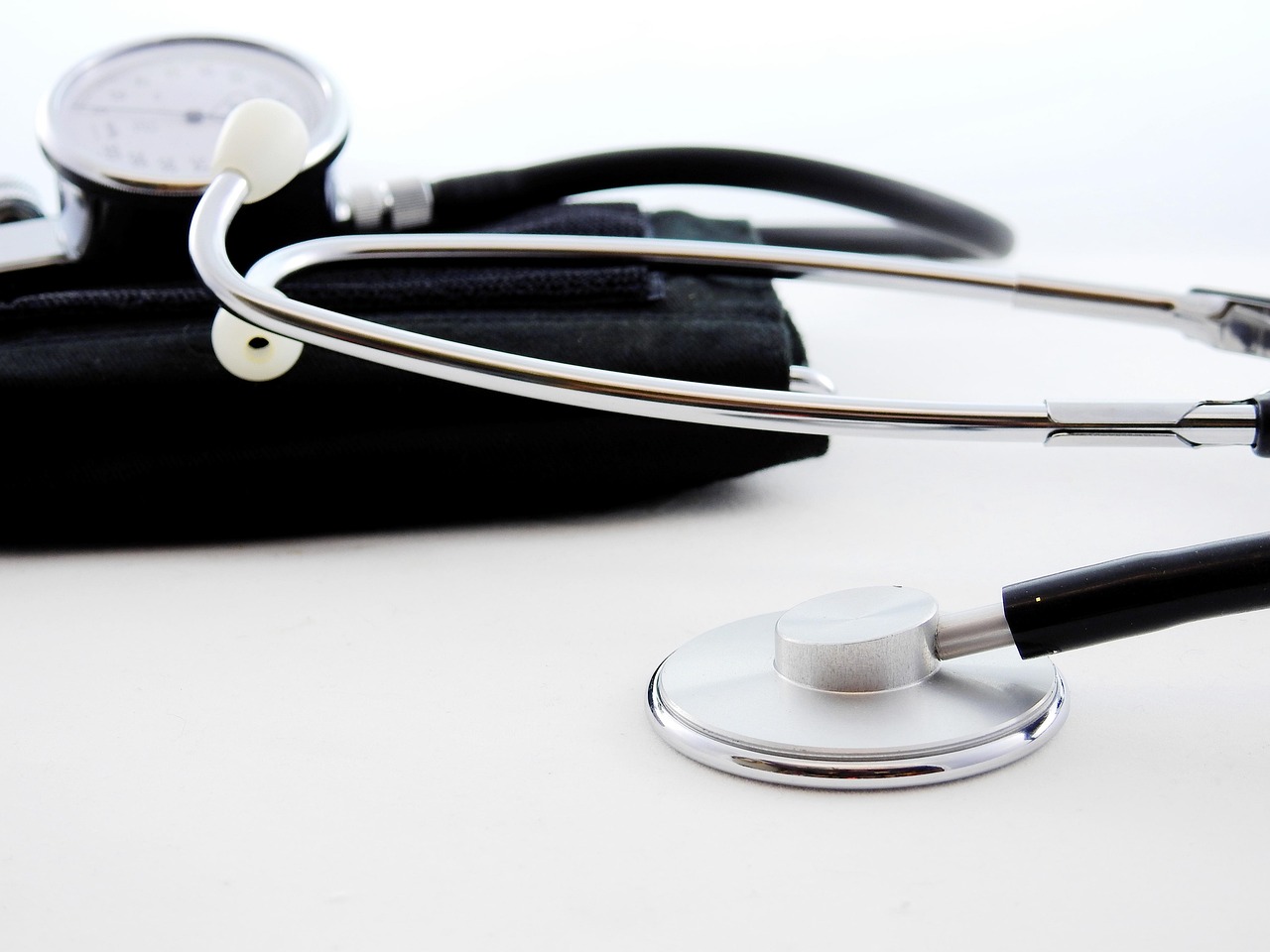 Blood pressure, stethoscope, medical — Achieve Your Fitness Goals: Buy Steroids with Confidence